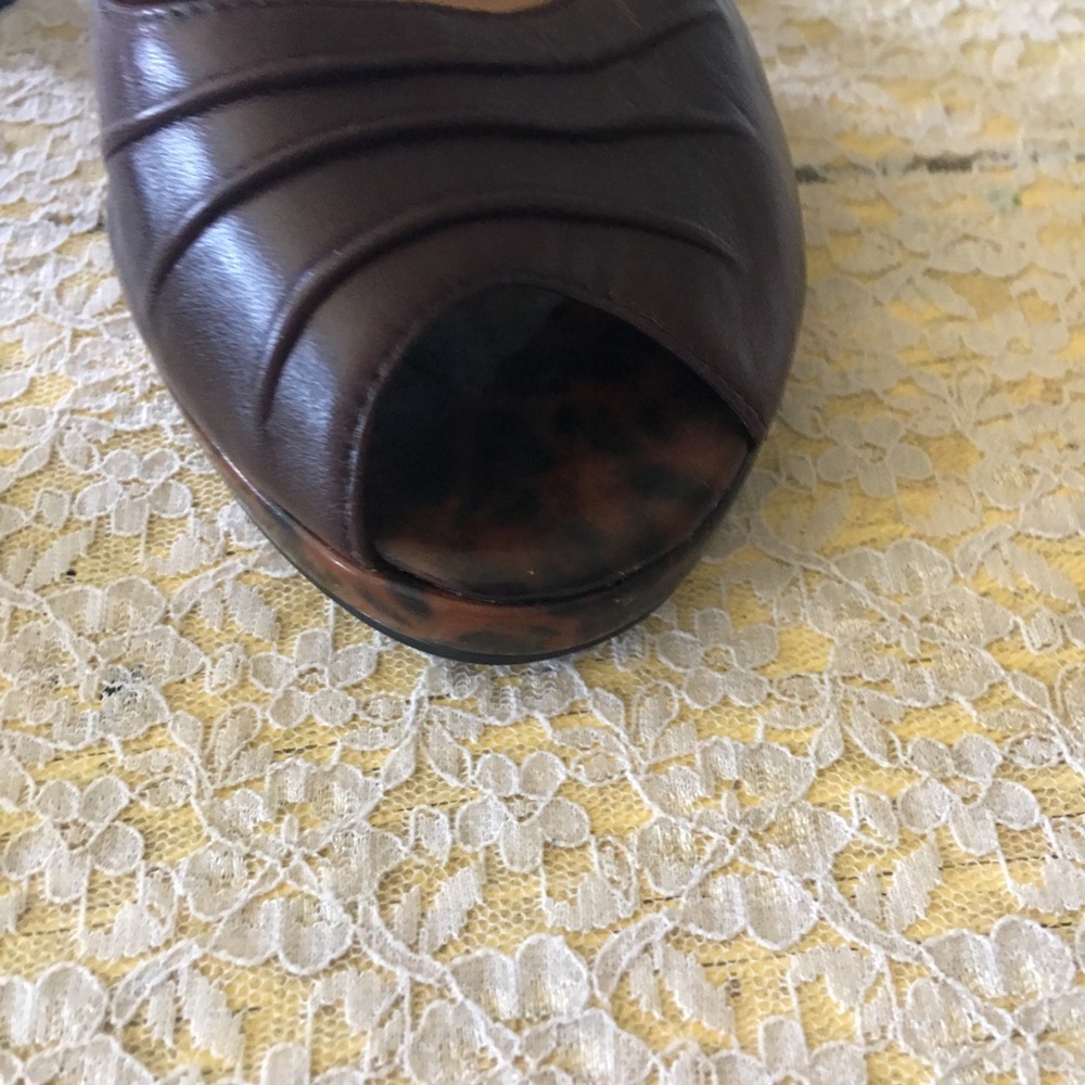 Heels - Picture 4 of 4